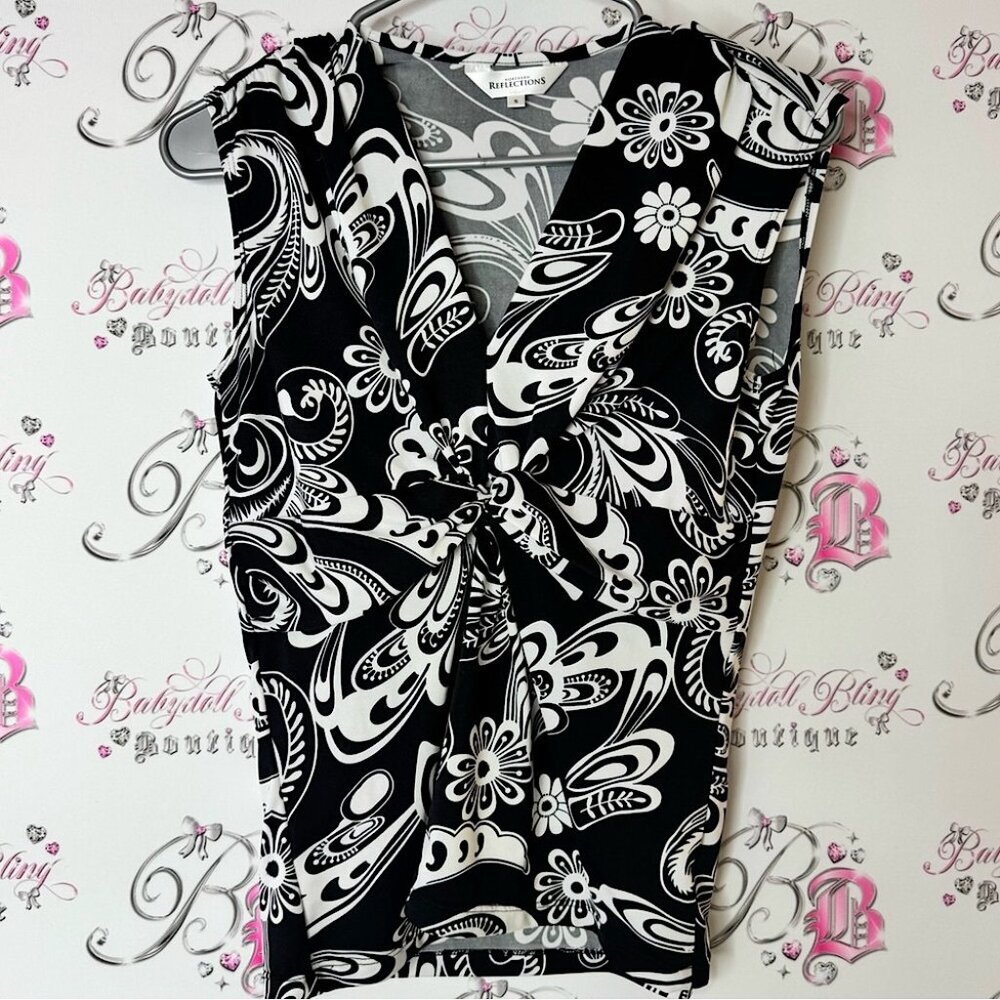 Northern Reflections Black and White Floral Blouse groovy flowers contrast tank